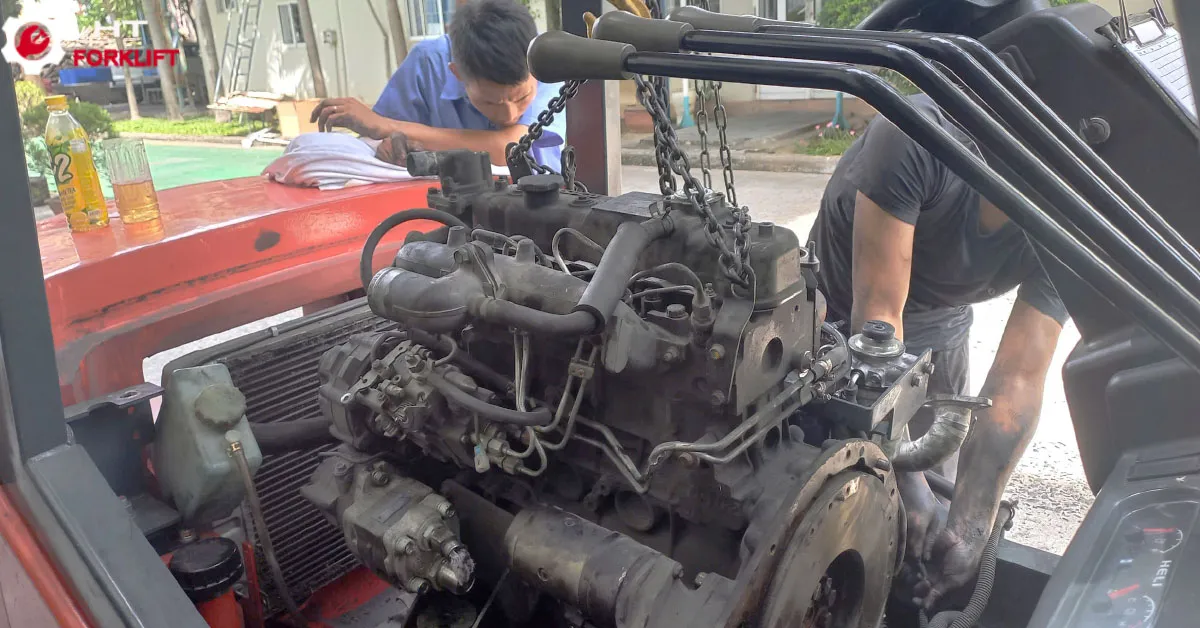 Xe nâng tiến lùi không được do cháy cầu chì Sửa xe nâng tại Đà Nẵng
