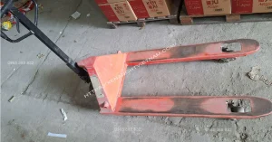 Dịch vụ thay bánh xe nâng tay tại Đà Nẵng