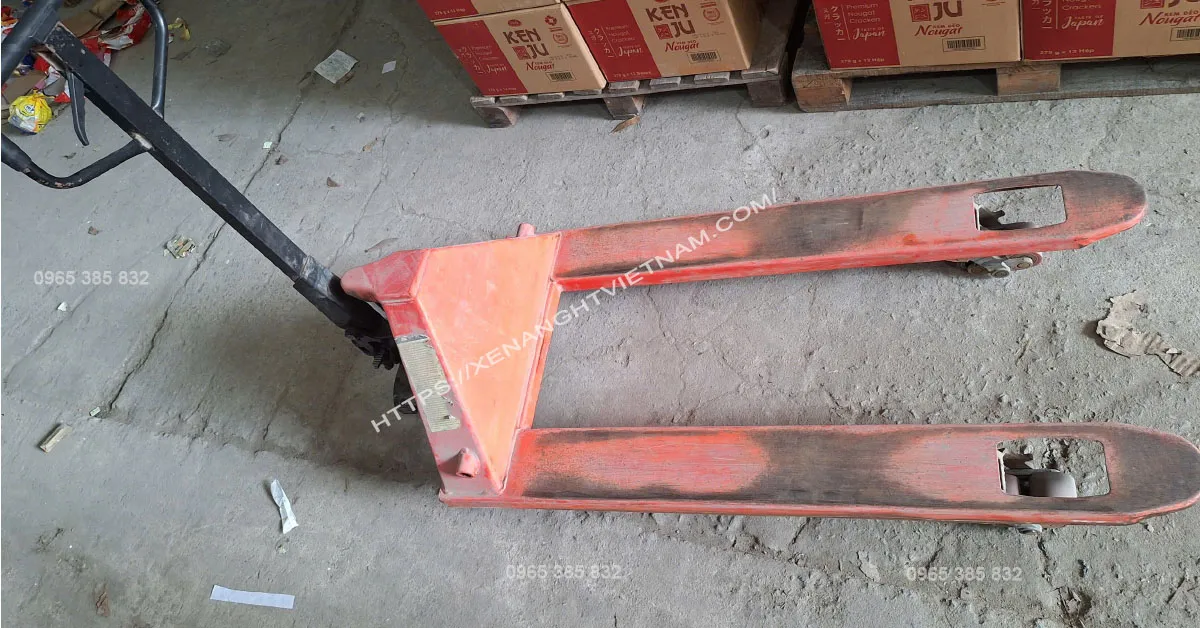 Thay bánh xe nâng tay tại Đà Nẵng 24/7 - Bánh PU & Nylon Dịch vụ thay bánh xe nâng tay tại Đà Nẵng