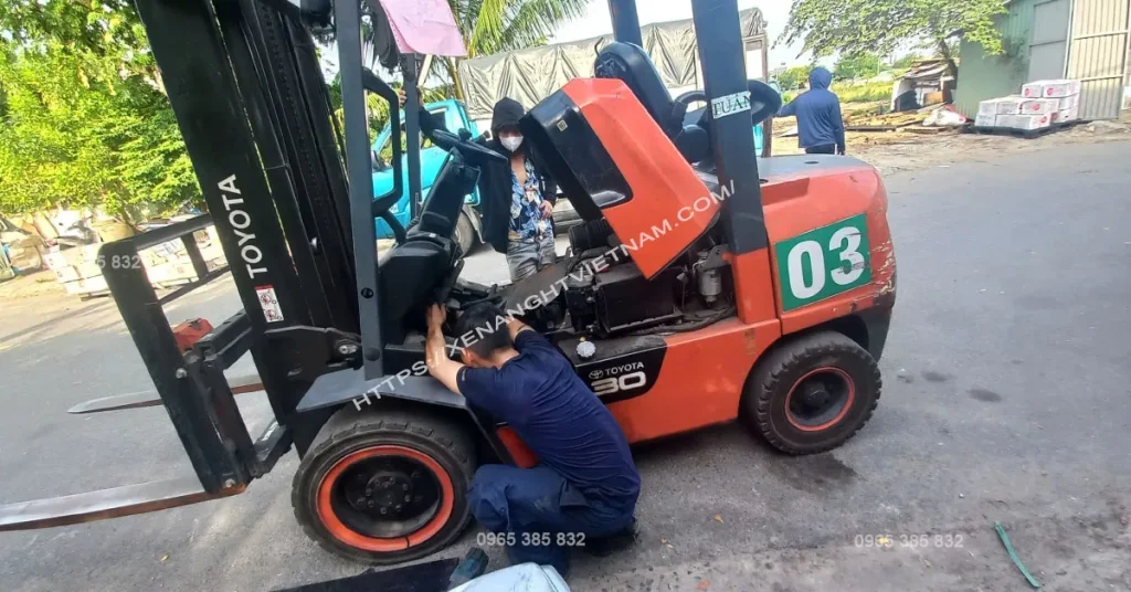Sửa xe nâng 3 tấn TOYOTA tại Đà Nẵng